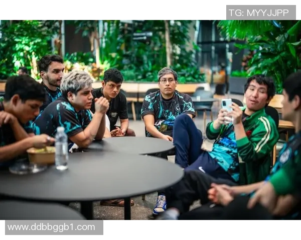 DOTA2热点分析：WE战队中路突破战术的深度解析与影响