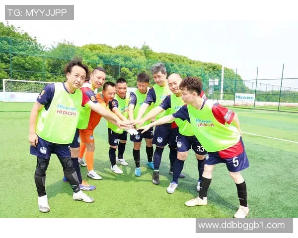 武汉足球队团队协作能力显著提升荣登全国足球团队协作排名新高 武汉足球队团队协作能力显著提升荣登全国足球团队协作排名新高